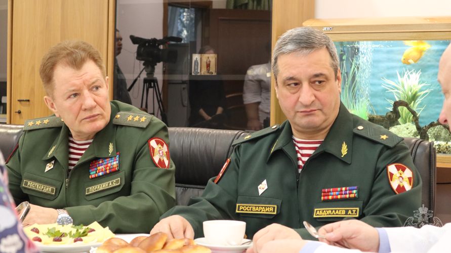 Генерал-полковник Александр Порядин поблагодарил коллектив больницы имени Н.А. Семашко за внимание и специализированную медицинскую помощь военнослужащим, сотрудникам и ветеранам