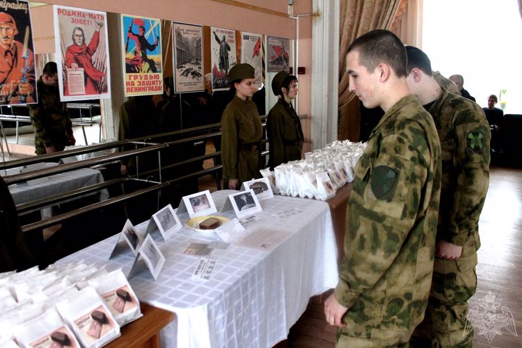 Сотрудники и военнослужащие Росгвардии Нижегородской области отдали дань памяти 76 годовщине снятия блокады Ленинграда