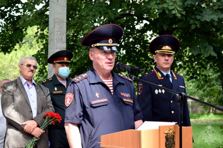 В Нижнем Новгороде сотрудники Росгвардии и МВД почтили память Героя Российской Федерации капитана Евгения Шнитникова