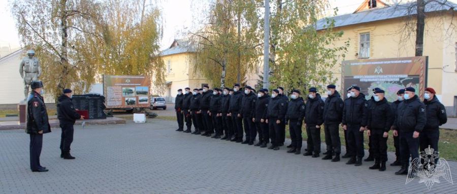 В Нижнем Новгороде сотрудники и ветераны СОБР Росгвардии почтили память боевых товарищей, погибших 20 лет назад на Северном Кавказе