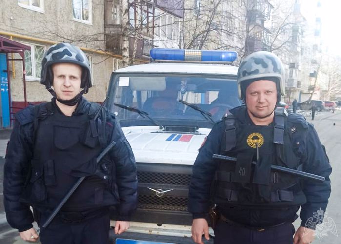В Нижнем Новгороде сотрудники Росгвардии ликвидировали возгорание в многоквартирном доме