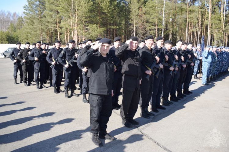 В Нижнем Новгороде росгвардейцы приняли участие в первой тренировке торжественного шествия на испытательном полигоне «Березовая пойма» (фото, видео)