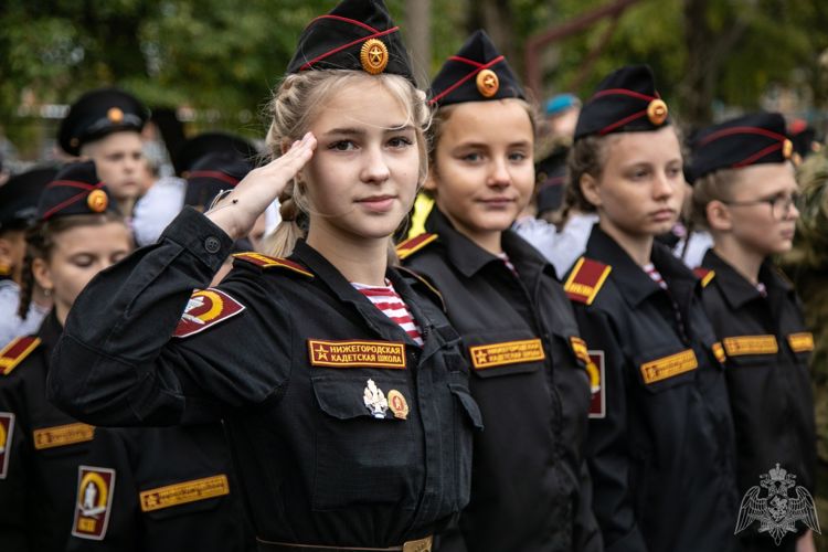 В столице Приволжья росгвардейцы поздравили подшефные кадетские классы с Днем Знаний