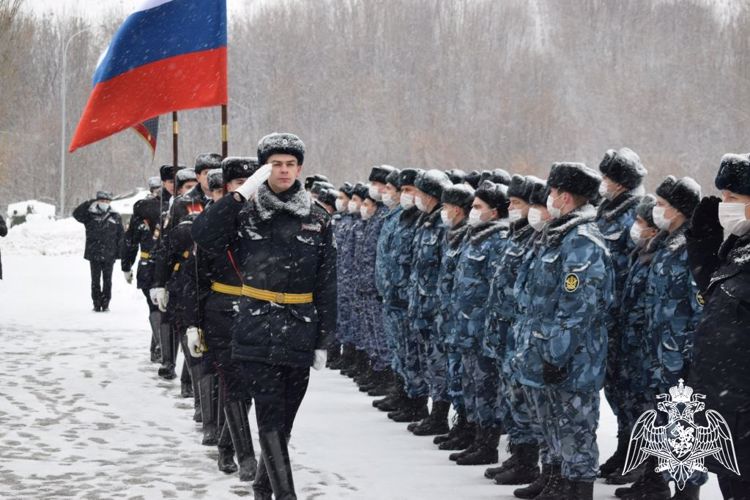 В Нижнем Новгороде росгвардейцы вневедомственной охраны почтили память Героев Отечества