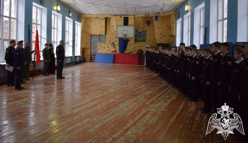 Управление Росгвардии по Нижегородской области поздравило курсантов Нижегородской кадетской школы с 290-летием кадетского образования в России (фото, видео)