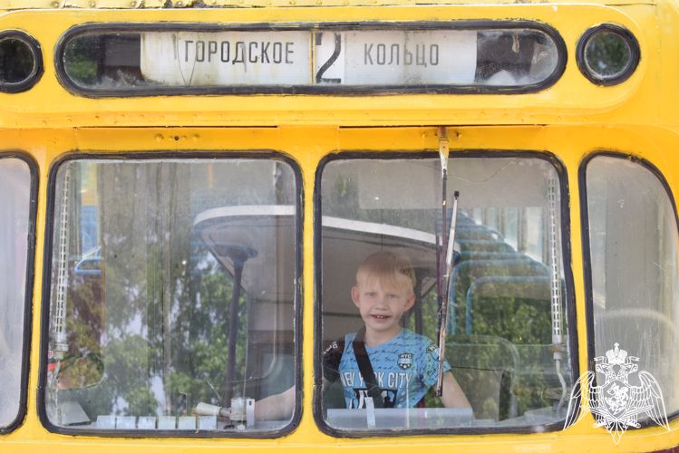 В международный день защиты детей росгвардейцы организовали экскурсии в трамвайное депо и Нижегородский планетарий имени космонавта Г. М. Гречко