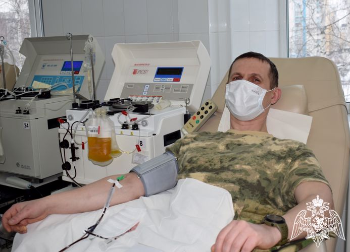 И вне службы спасают жизни: росгвардейцы в Нижнем Новгороде вновь стали донорами крови