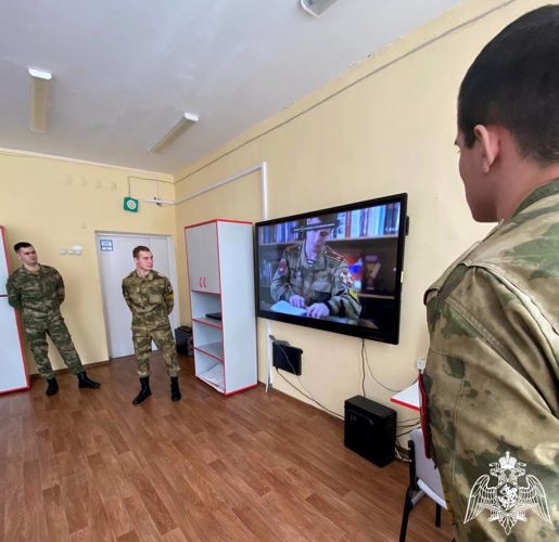 В Сарове прошла встреча росгвардейцев, курсантов новосибирского военного института Росгвардии и учащихся школы № 5