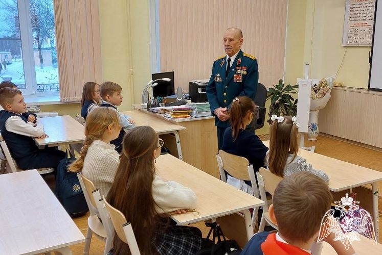 В Нижегородской области школьники Сарова встретились с ветераном дивизии Росгвардии