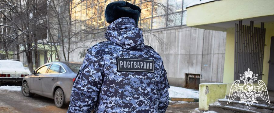 Росгвардейцы задержали молодого человека, угрожавшего убийством своему соседу по общежитию