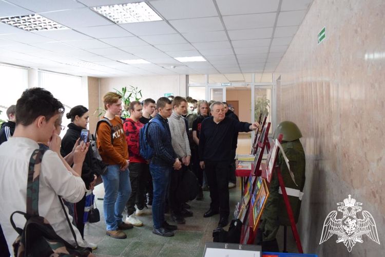 Ветеран Росгвардии провел урок мужества для нижегородских студентов 