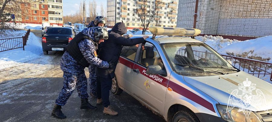 Росгвардейцы задержали мужчину с наркотическими веществами в Нижнем Новгороде