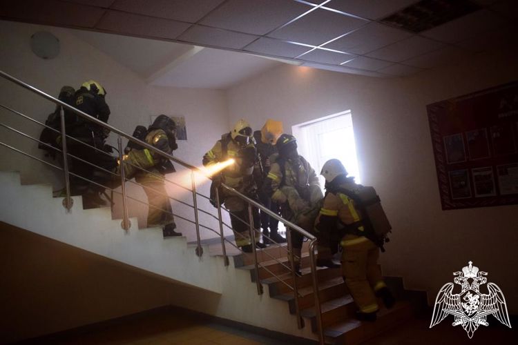 В Нижнем Новгороде представители Росгвардии и МЧС провели совместную тренировку