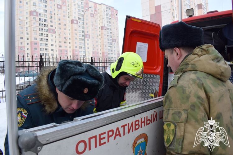 В Нижнем Новгороде представители Росгвардии и МЧС провели совместную тренировку
