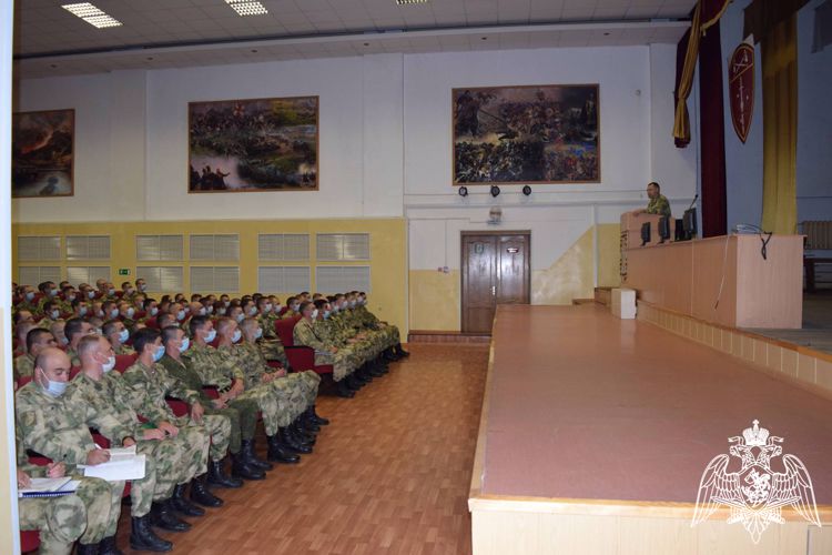 В Сарове военнослужащего Росгвардии наградили за победу в «Диктанте Победы-2022»