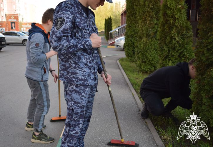 В Нижнем Новгороде росгвардейцы отметили Международный день Земли экологической акцией