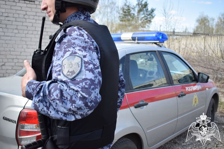 В Приволжской столице сотрудники Росгвардии задержали мужчину подозреваемого в умышленном повреждении чужого имущества