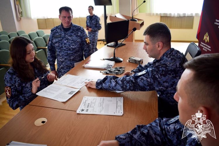 В Нижегородской области сотрудники и военнослужащие Росгвардии поддержали Всероссийскую историческую акцию «Диктант Победы»