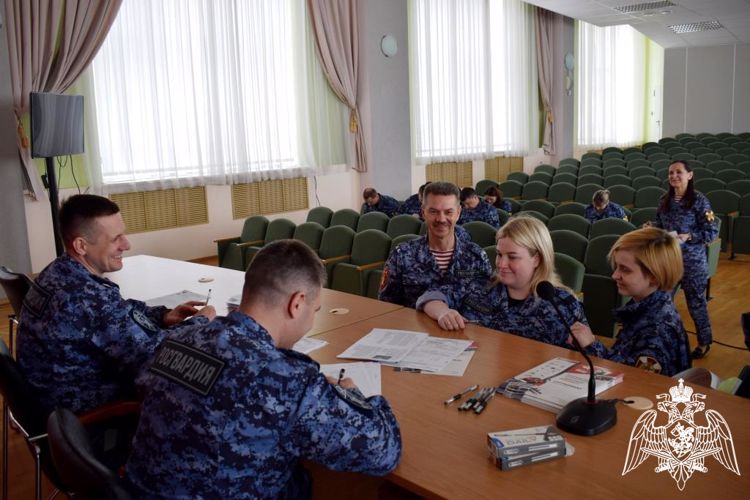В Нижегородской области сотрудники и военнослужащие Росгвардии поддержали Всероссийскую историческую акцию «Диктант Победы»