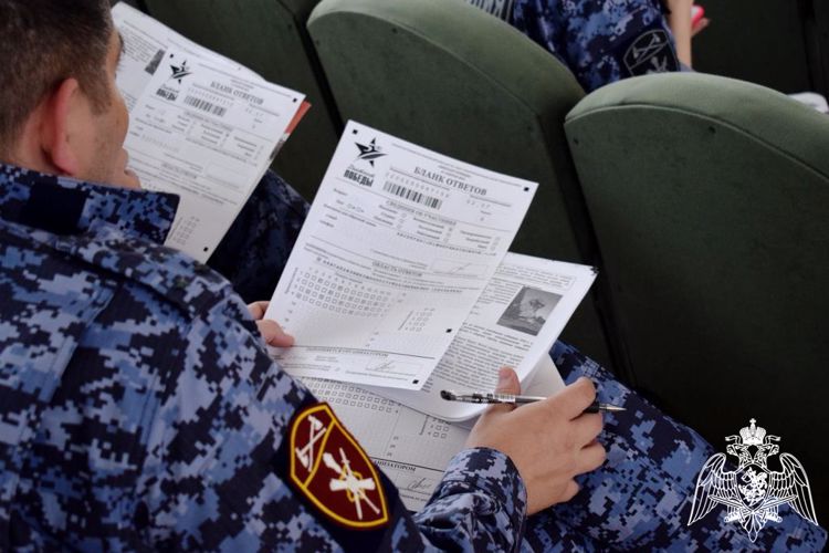 В Нижегородской области сотрудники и военнослужащие Росгвардии поддержали Всероссийскую историческую акцию «Диктант Победы»
