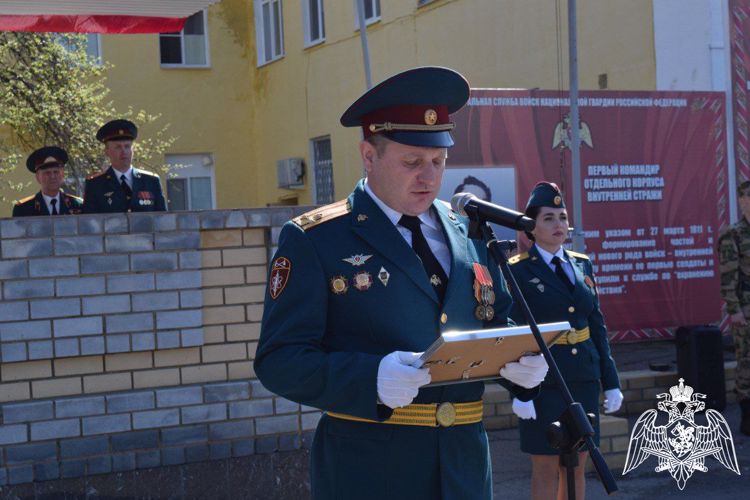 Помощник благочинного Саровского округа совершил чин освящения воинских знамен дивизии Росгвардии