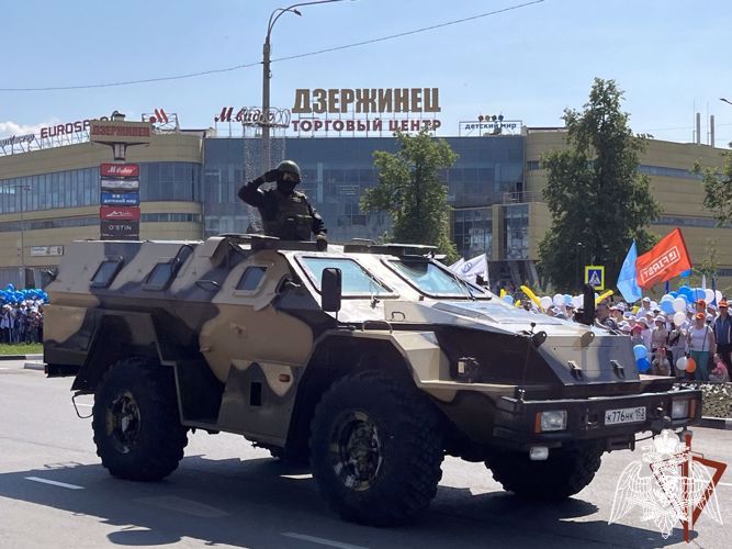 Росгвардейцы приняли участие в праздничном параде Дня химика и Дня города Дзержинск