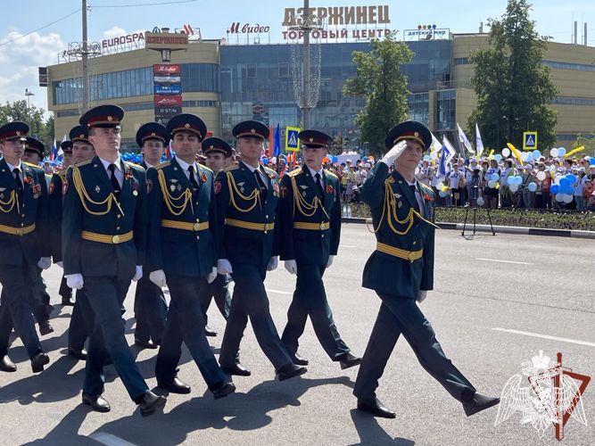 Росгвардейцы приняли участие в праздничном параде Дня химика и Дня города Дзержинск