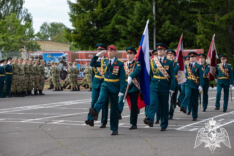 Саровской дивизии Росгвардии вручено Боевое знамя
