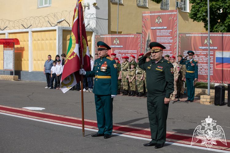 Саровской дивизии Росгвардии вручено Боевое знамя