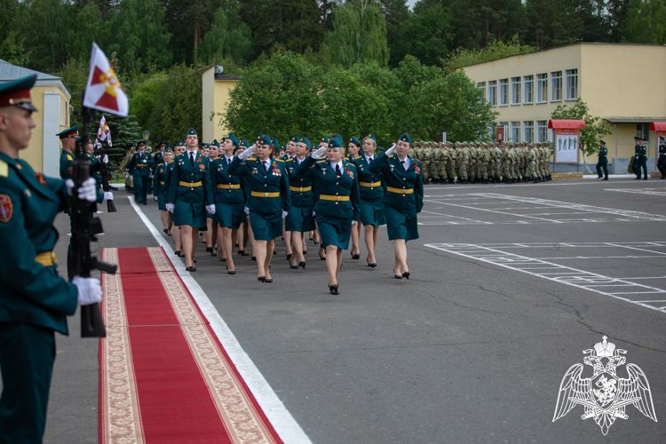 Саровской дивизии Росгвардии вручено Боевое знамя