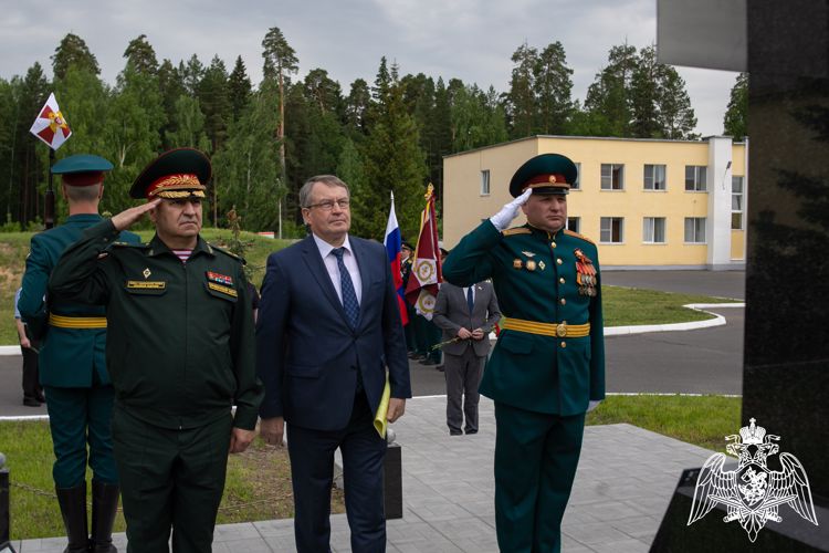 Саровской дивизии Росгвардии вручено Боевое знамя