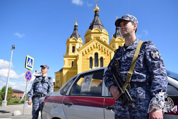 В Нижнем Новгороде росгвардейцы поддержали всероссийскую патриотическую акцию «Бессмертный автополк»
