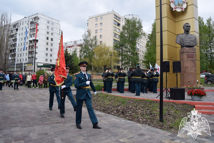 Нижегородские росгвардейцы приняли участие в торжественной церемонии у памятника маршалу Рокоссовскому