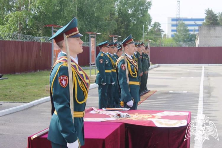 В Нижегородской области дзержинскому полку Росгвардии вручили Боевое знамя