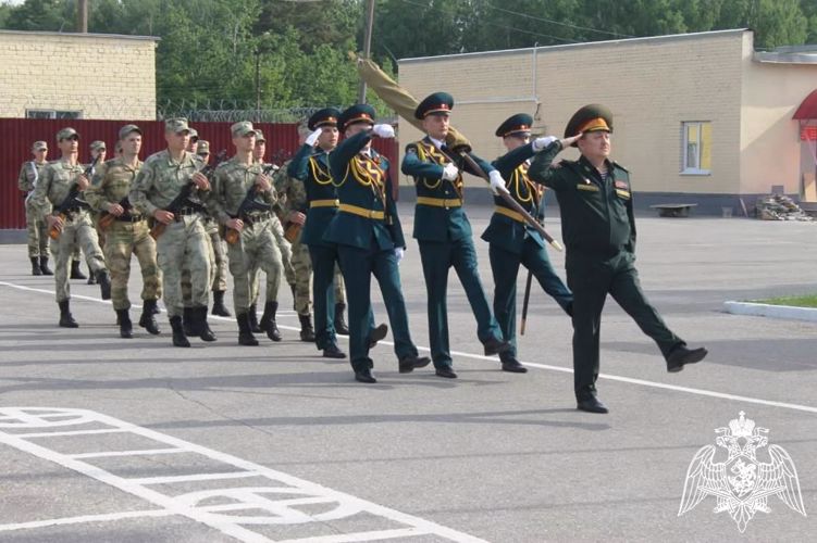 В Нижегородской области дзержинскому полку Росгвардии вручили Боевое знамя