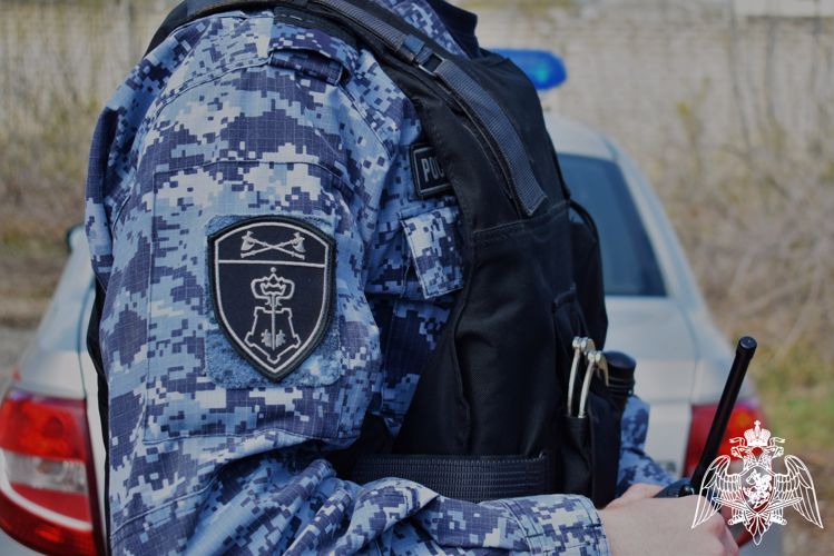 Росгвардейцы задержали нижегородца за сбыт фальшивой купюры