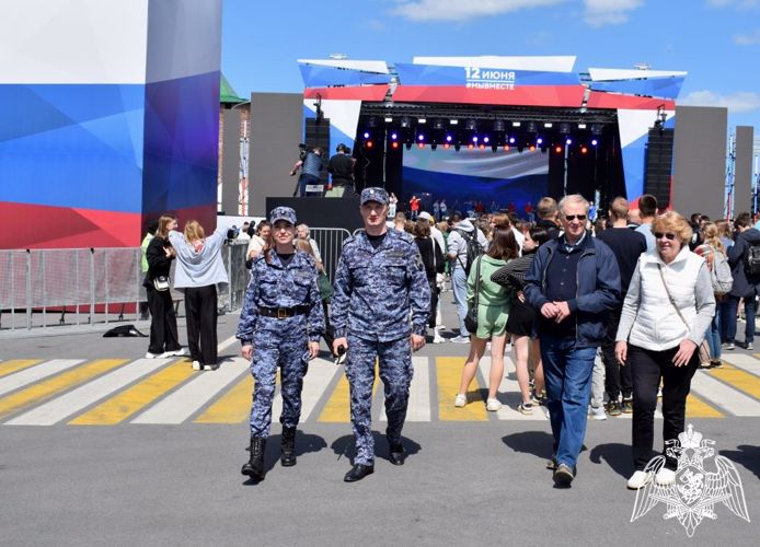 В Нижнем Новгороде военнослужащие и сотрудники Росгвардии приняли участие в организации и проведении Дня России