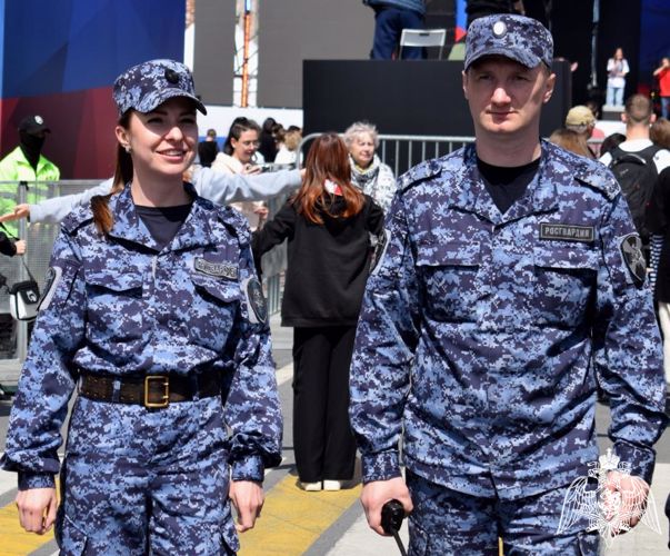 В Нижнем Новгороде военнослужащие и сотрудники Росгвардии приняли участие в организации и проведении Дня России