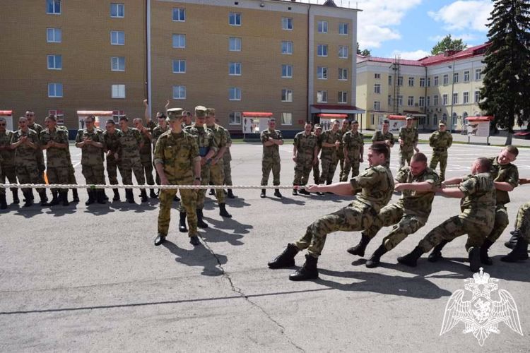 Комплекс праздничных приуроченных ко Дню России мероприятий завершился в батальоне охраны и обеспечения Приволжского округа Росгвардии (фото)