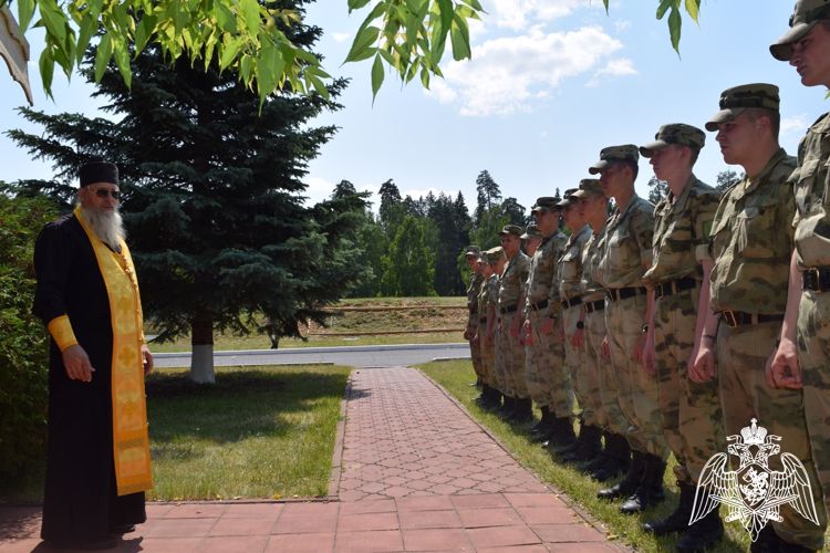 Духовные встречи священнослужителей и военнослужащих Росгвардии прошли в саровском соединении войск