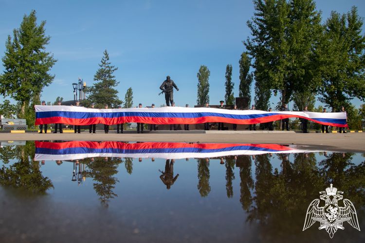 Росгвардейцы Нижнего Новгорода отметили «День Государственного флага Российской Федерации»
