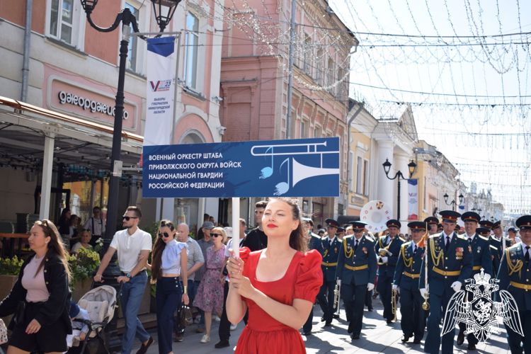 Оркестры Росгвардии поздравили жителей Нижнего Новгорода с 802-летием города