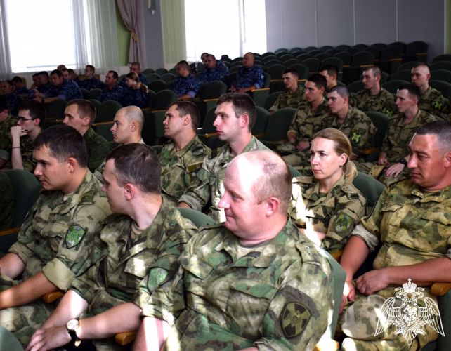 Росгвардейцы прослушали просветительские лекции общества «Знание» в Нижнем Новгороде