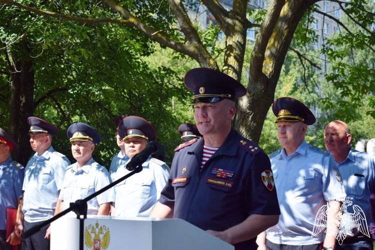 Сотрудники Росгвардии почтили память Героя России Евгения Шнитникова в Нижнем Новгороде