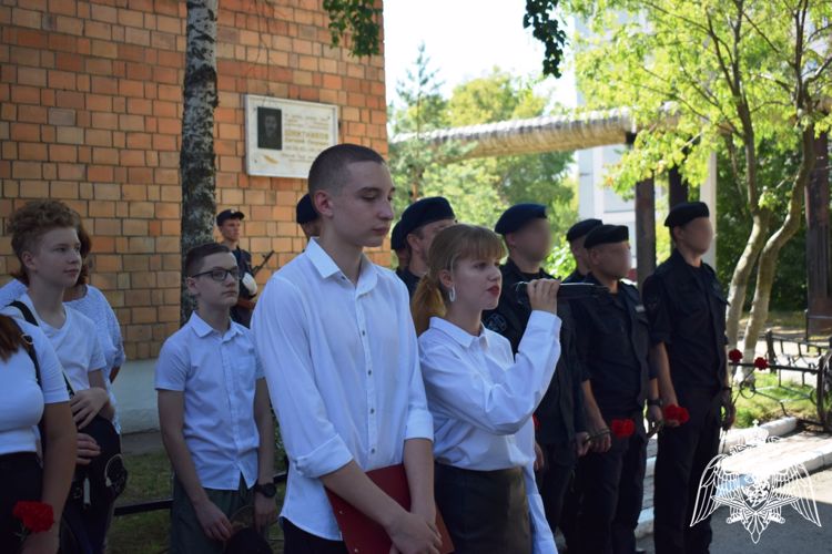 Сотрудники Росгвардии почтили память Героя России Евгения Шнитникова в Нижнем Новгороде