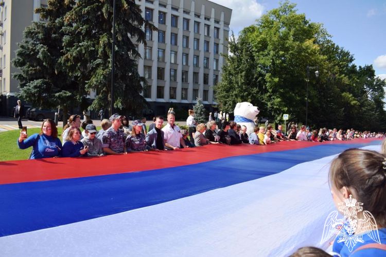Росгвардейцы Нижнего Новгорода отметили «День Государственного флага Российской Федерации»