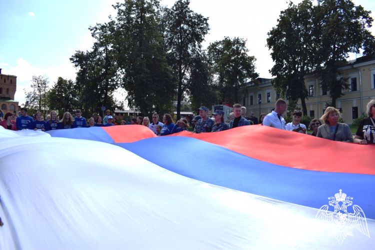 Росгвардейцы Нижнего Новгорода отметили «День Государственного флага Российской Федерации»