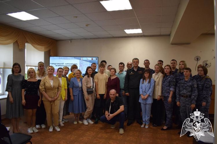 Нижегородские росгвардейцы посетили выставку, посвященную 80-летию Курской битвы «Город Горький-Курской дуге: на фронте и в тылу»