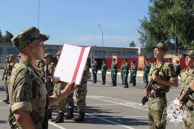 Новобранцы Дзержинского полка Приволжского округа Росгвардии приняли присягу