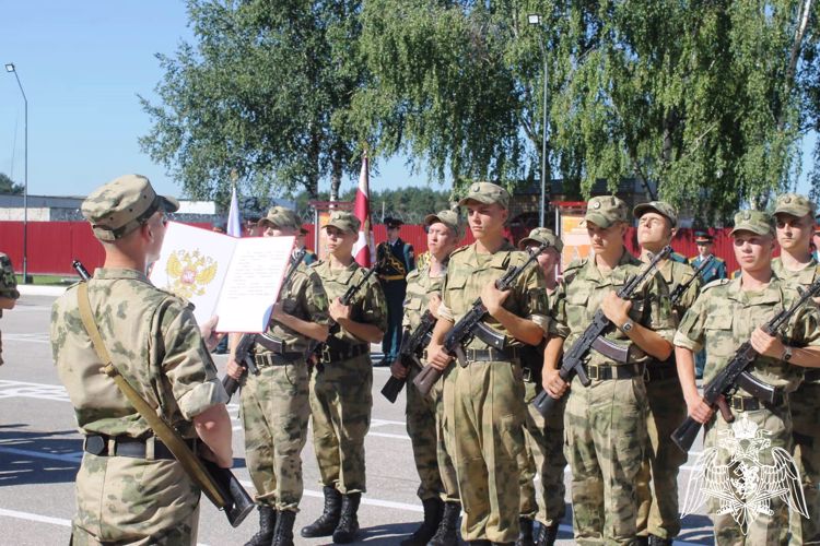 Новобранцы Дзержинского полка Приволжского округа Росгвардии приняли присягу